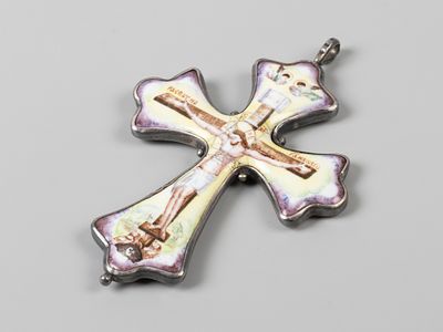 Крест нательный. Финифть. Распятие. XIX в. Бел. металл. Общий вес 35 гр. Размер 90х60 мм. 