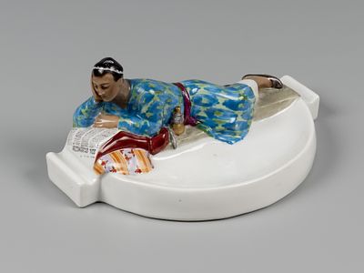 Авт. Данько Н.Я. Пепельница &laquo;Право на отдых&raquo; из письменного прибора &laquo;Обсуждение проекта 