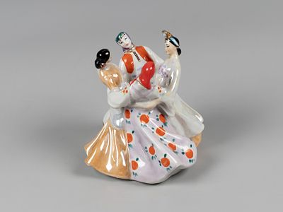 Статуэтка. Дружба народов. Авт. формы Богданова О.М. Дулево, 1963 г. Фарфор, роспись, люстр. Выс 