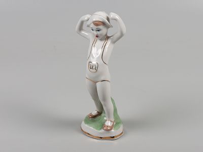 Статуэтка. Силач (Первая зарядка). Полонский завод художественной керамики. 1956-1972 гг. 