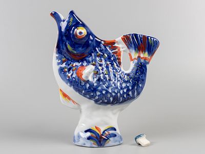 Графин. Рыбка. Авт. А.В. Щекотихина-Потоцкая. Конец 1930-х. Фарфор, подглазурная роспись 