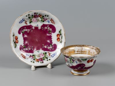 Редкое клеймо. Чайная пара с цветочным декором. Живописное заведение И. Иванова. 