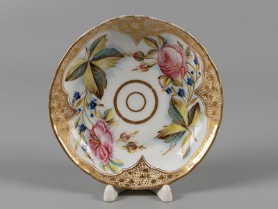 Редкое клеймо. Блюдце. Розы. Живописное заведение И. Иванова. Санкт-Петербург, 1860-1880-е. 