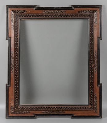 Рама фигурная с резными накладками и стеклом. Начало XX века. Размер внешний 66х78 см. Размер 