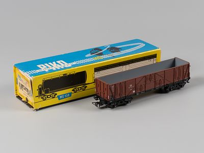 Ж/д вагон. Piko длинный 5/152-01 ME 152. НО 16,5 мм. ГДР, вт. пол. ХХ в. Пластик, металл. В 