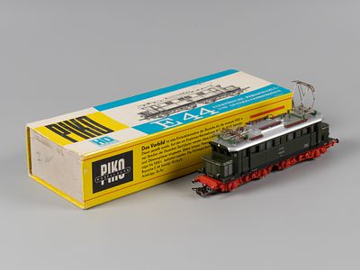 Локомотив. Piko Lok Е 44. НО 16,5 мм. ГДР, вт. пол. ХХ в.Пластик, металл. В оригинальной коробке. 