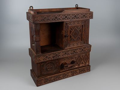 Аптечка. Русский стиль. Абрамцево. Руб. XIX-XX вв. Липа, резьба, морение. Размер 49×42,5×15 см. 