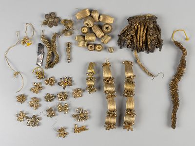 [Из коллекции В.А. Чернышева] Набор украшений кареты. XIX в. Канитель. Различные элементы декора 