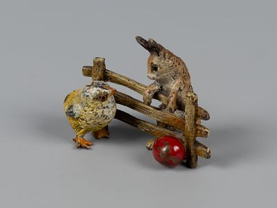 Бронзовая миниатюра. Пасхальный кролик с цыплёнком у забора. Венская бронза. ХХ в. Размер 