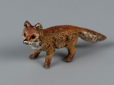 Бронзовая миниатюра. Лисица. Венская бронза. ХХ в. Размер 10х22х6 мм. Без клейма Хорошее состояние