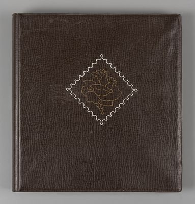 Альбом для марок (10 заполненных листов) с почтовыми марками на тему "Корабли". Содержит 164 