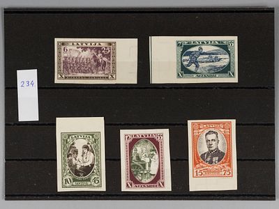 Почтовые марки Латвии. 1932г. Мих. №198В-202В. Негашеные. Состояние **,*.