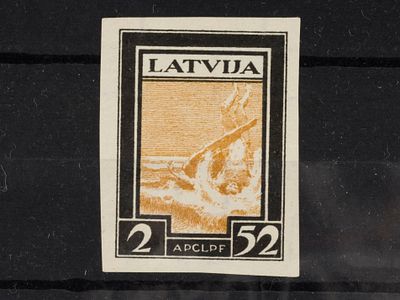 Почтовая марка Латвии. 1933г. 2 (52)S. Мих. №215 В. Негашеная. Состояние *.
