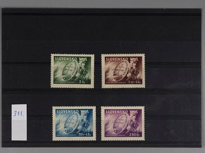 Почтовые марки Словакии. 1944г. Мих.№151-154. Негашеные. Состояние **.