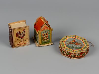 Елочные игрушки-сюрпризницы. 3 шт. Артель Картонаж. Ленинград, 1950-е. Картонаж клееный. Книга 