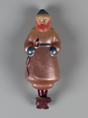 Елочная игрушка. Кучер. Мужик с кнутом. Завод стеклянных елочных украшений. Москва, 1950-е. 