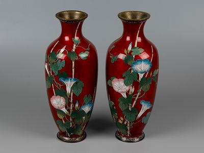 Вазы парные в технике клуазоне. 2 шт. Утреннее сияние (ипомея). Япония, пер. пол. XX в. 