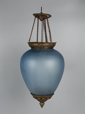 Лампа будуарная. Фонарь. руб. XIX-XX в. Латунь, штамповка, стекло. САМОВЫВОЗ. Длина плафона 23 