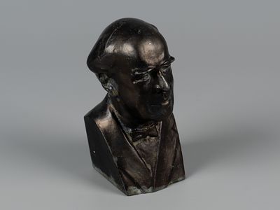 Бюст Станиславского. Ск. Костромитин А.Н. Москва. 1970-е. Металл. Высота 11,5 см Клеймо на 