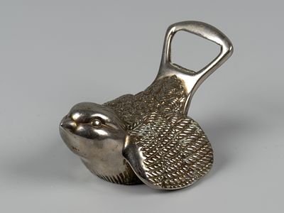 Открывашка-пробочница. Воробей. Зап. Европа, 1970-е. Металл, никелировка. Высота 4,5 см. Следы 