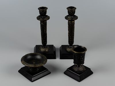 Письменный прибор. 4 предм. руб. XIX-XX вв. Медный сплав, камень. Чаша. Высота 6 см. Следы 