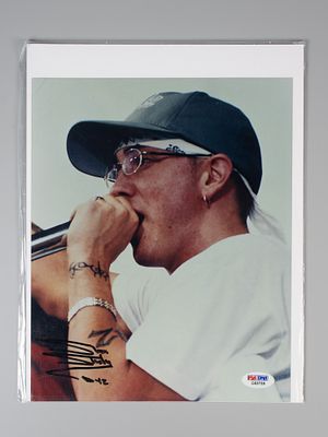 [Автограф] Эминем на концерте. Фотография. Сертификат PSA/DNA. 1996 год. Размер 25х20 см. 