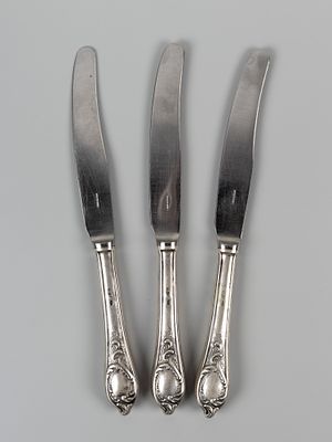 Ножи с рокайльным рельефом на ручке. 3 шт. Завод им. Дзержинского. Советская Украина, 1967 г. 