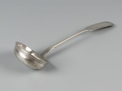 Половник с гравировкой &laquo;СВ&raquo;. Латвия в РИ, 1856-1884 гг. Бел. металл, штихель. Вес 163 г. Клеймо 