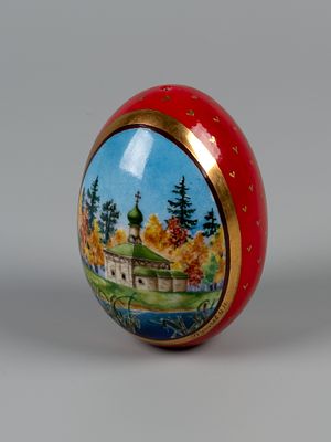 Худ. Пугачев И.Н. Яйцо в авторской росписи. Русская зима. ЛЗФИ, 1990-е. Фарфор, роспись, золочение.