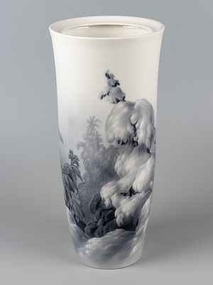 Авт. Жбанов В.М. Ваза в авторской росписи. Зима (день). ЛФЗ, 1990 г. Фарфор, роспись. Высота 40 