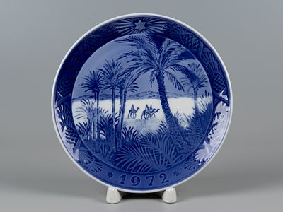 Royal Copenhagen. Декоративная тарелка из рождественской серии. In the desert. 1972. Авт. Kaj 