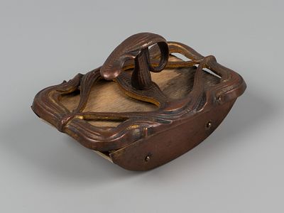 Пресс-папье в стиле модерн. Зап. Европа, руб. XIX-XX вв. Медь, латунь, дерево. Размер 10х6х3 