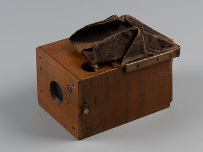 Камера-обскура, переносная. Рубеж XIX-XX вв. Размер 8х10х15 см. Работоспособность и 