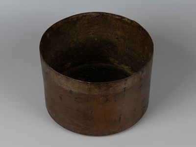 Кастрюля. Нач. XX в. Медь. Высота 14,5 см. Диаметр 21 см. Утрачена ручка. Следы бытования 