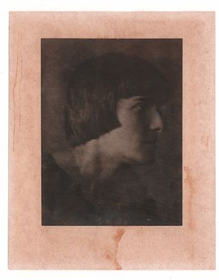 Ада Ивановна Оношкович-Яцына. Фотография. 1920-е. На паспарту. Формат по паспарту 200х160 мм. 