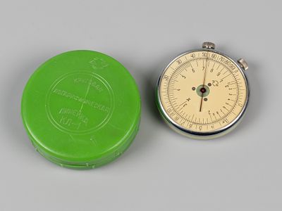 Круговая логарифмическая линейка &laquo;КЛ-1&raquo;. Московский опытный завод контрольных приборов 