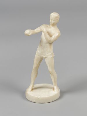 [Советский пластик] Статуэтка Боксер. СССР, 1960-е. Высота 11.5 см. Следы бытования. В 