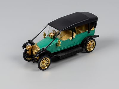 Модель автомобиля &laquo;Руссо-балт С24-40&raquo;. СССР, 1970-1980-е. Металл, пластик. Размер 9,5х3,5х5 см. 
