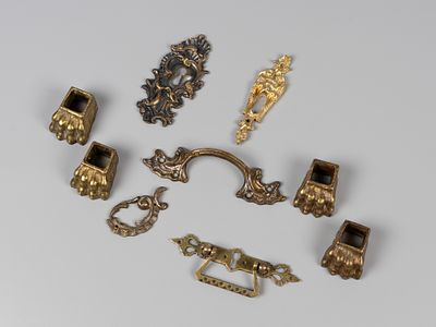 Составной лот. Фурнитура мебельная. 9 шт. XIX-XX вв. Бронза, латунь, позолота. Накладки на 