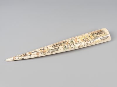 Авт. Тебрилкут С. Клык моржа с сюжетной резьбой. Гонка на упряжках. Уэлен. Чукотка, 1983 г. 