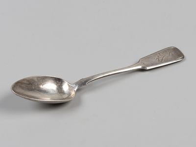 Десертная ложка с монограммой "ПН". Фабрика Андреевой Матрены Андреевны. Рубеж XIX - ХХ в. Бел. 