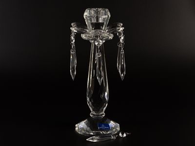 Villeroy & Boch. Подсвечник c подвесами. Германия, ХХ в. Стекло. Высота 27 см. В комплекте один 