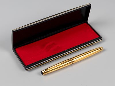 Parker 45. Шариковая авторучка. Англия. В родной упаковке. Длина авторучки 14 см. Размер 