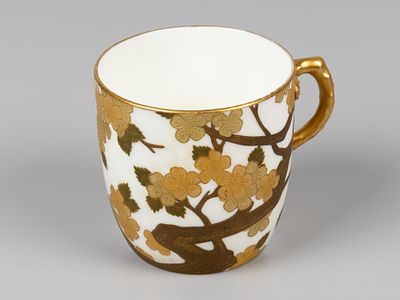 Tiffany & Co. Кофейная чашка. Brownfield & Sons Tiffany. Англия, 1870-1891 гг. Костяной фарфор 