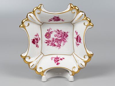 Ilmenau. Лоток. Розовый букет. Ильменау. Германия, 1949-1978 гг. Фарфор, надглазурная роспись 