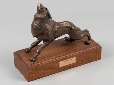 Статуэтка. Лунная песня. Авт. Сагаконь О. 2003 г. Бронза, дерево. Размер 21,5х9х13 см. На 