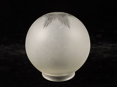 Плафон круглый. Перв. пол ХХ в. Матовое стекло. Диаметр плафона около 14 см., внутренний 