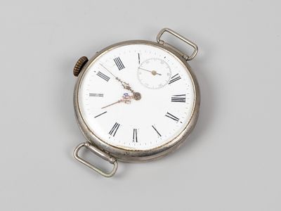 Часы наручные. Начало ХХ в. Диаметр 50 мм. Корпус из металла. Циферблат эмаль. Не на ходу. 