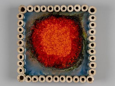 Авт. Цыганков В.Н. Панно. Солнце. Ленинград, 1974 г. Шамот, поливы глазури. Размер 19,5х19,5х4 