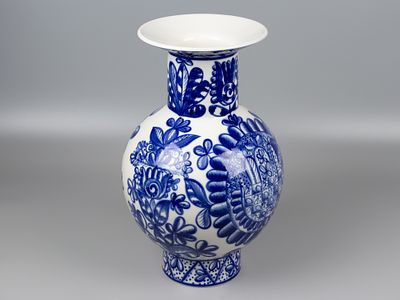 Ваза большая. Растительный узор. Авт. Городецкий В.М. ЛФЗ, 1970-1980-е. Фарфор, подглазурная 
